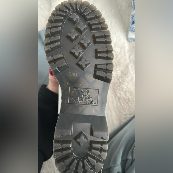 Women’s platform white high top Doc martens. - Picture 5 of 7